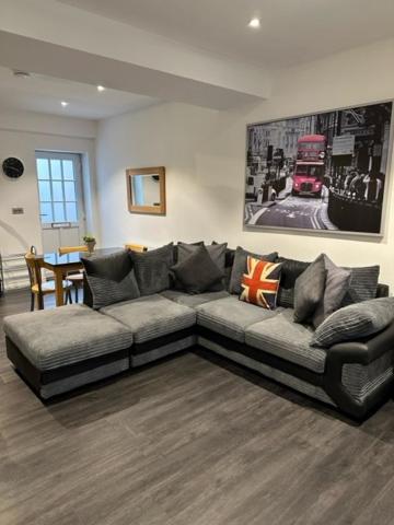 Stunning Flat With Parking Free Near Sutton Station Cheam Exterior foto