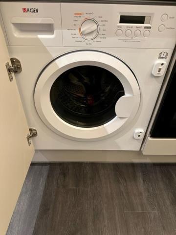 Stunning Flat With Parking Free Near Sutton Station Cheam Exterior foto